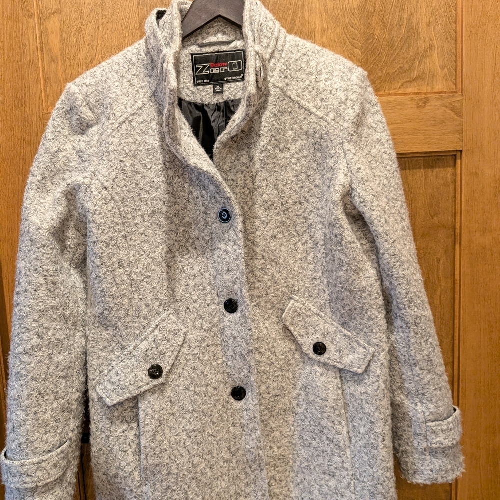 Women's Textured Light Gray  Coat Size XL